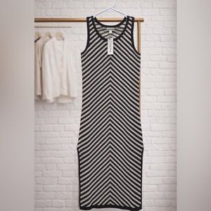NWT The Drop Medium Sweater Black and White Chevron Maxi Dress